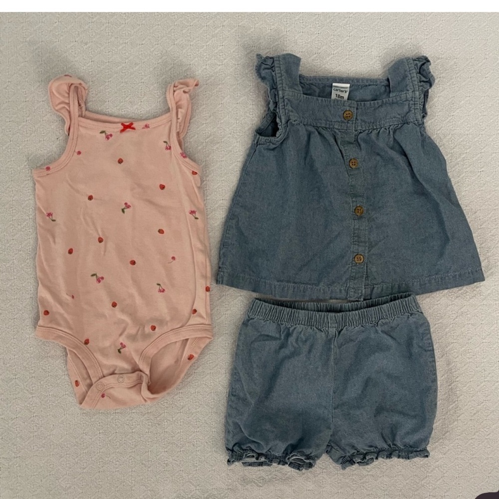 Carter’s Strawberry and Cranberry 3 Piece Set Size: Newborn